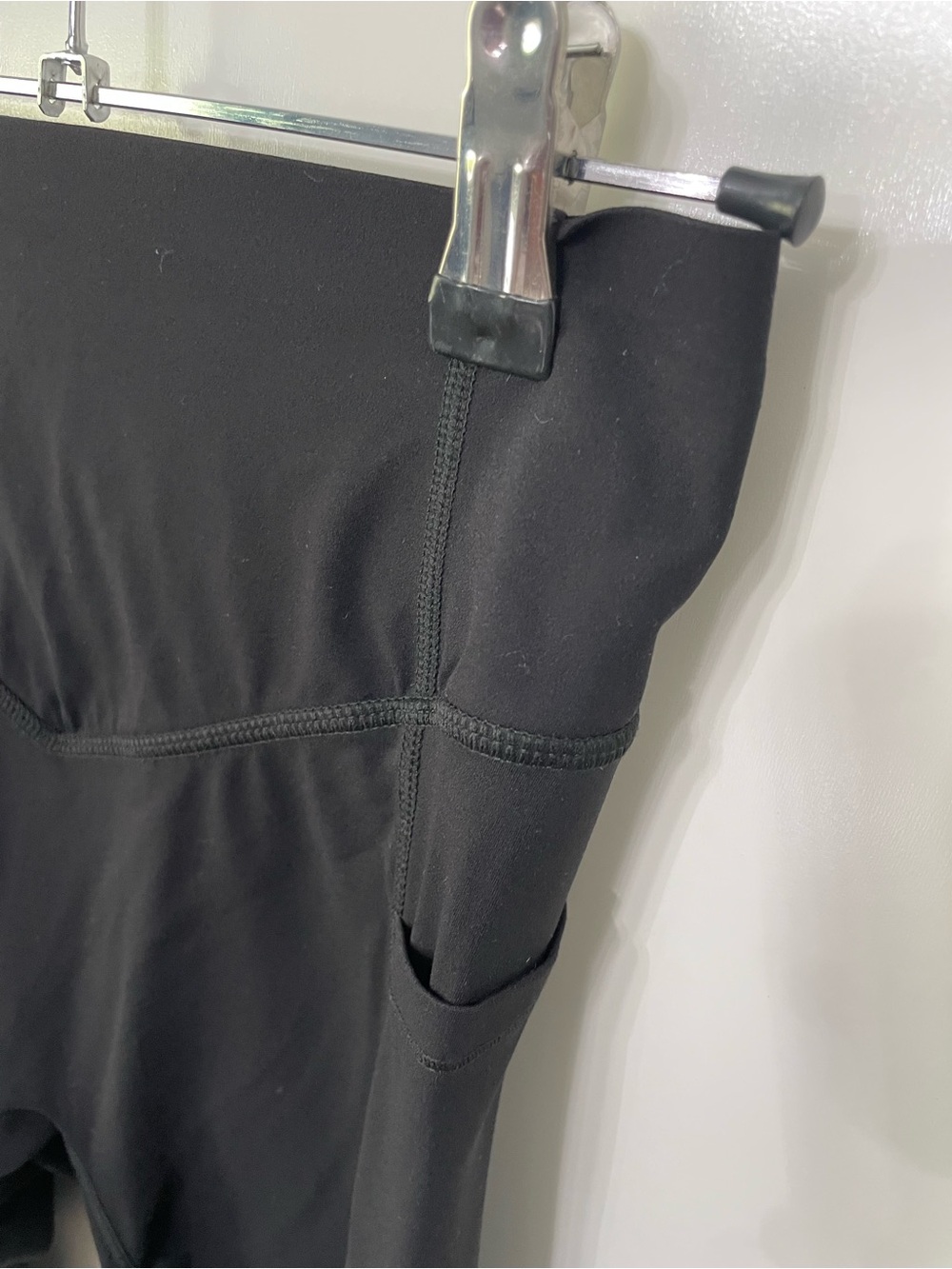 HALARA High Rise Seamless Black Leggings Scrunch Butt Contour Womens size S - Picture 4 of 7